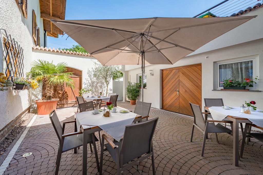 Pension Etschblick B&B Frangarto エクステリア 写真